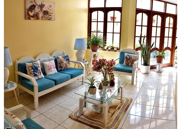 Hospedaje La Casa Blanca