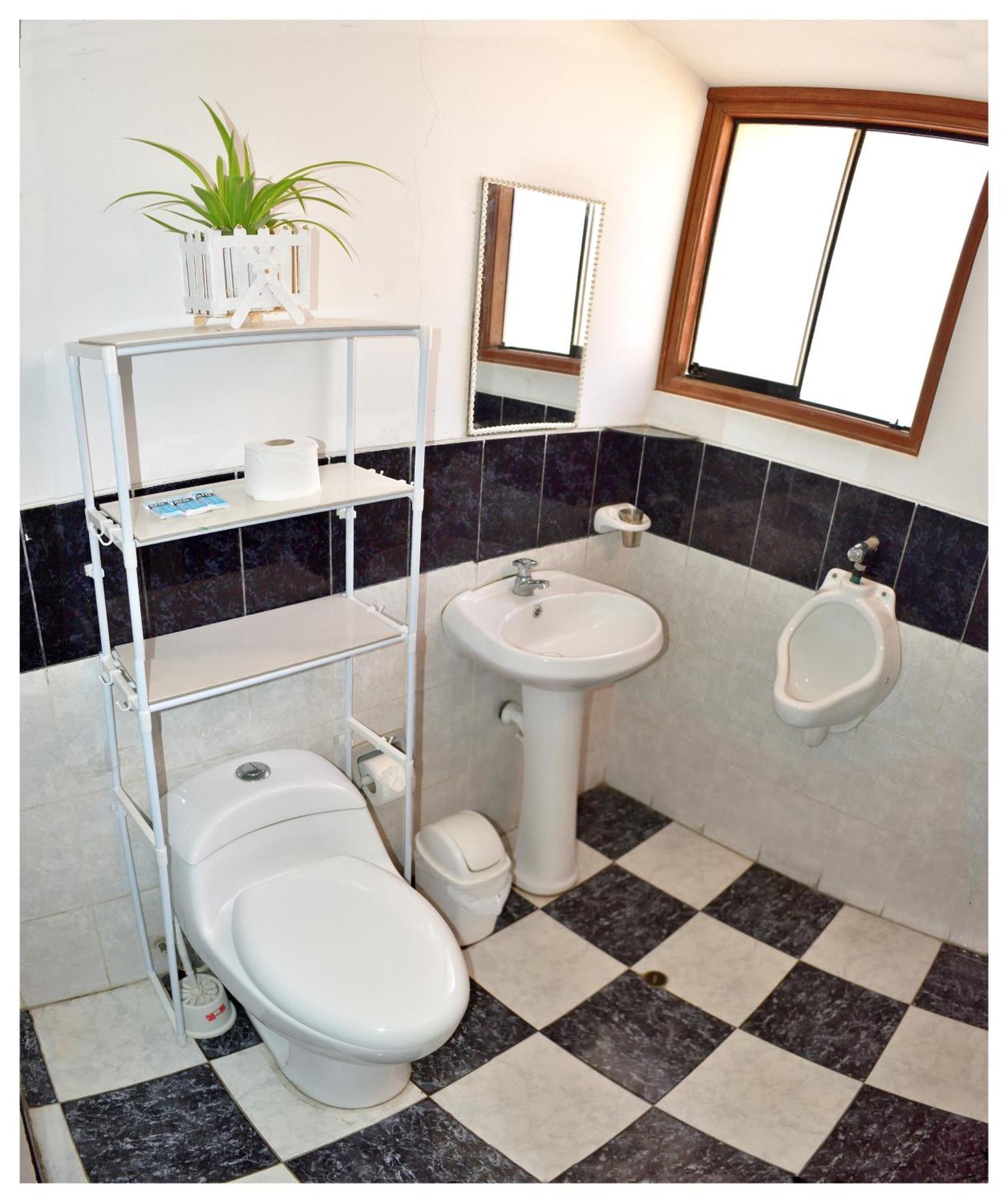La Casa Blanca Homestay Urbanizacion Buenos Aires