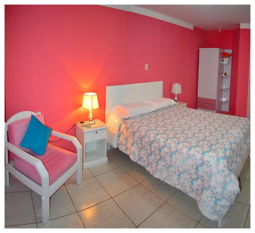 La Casa Blanca Homestay *