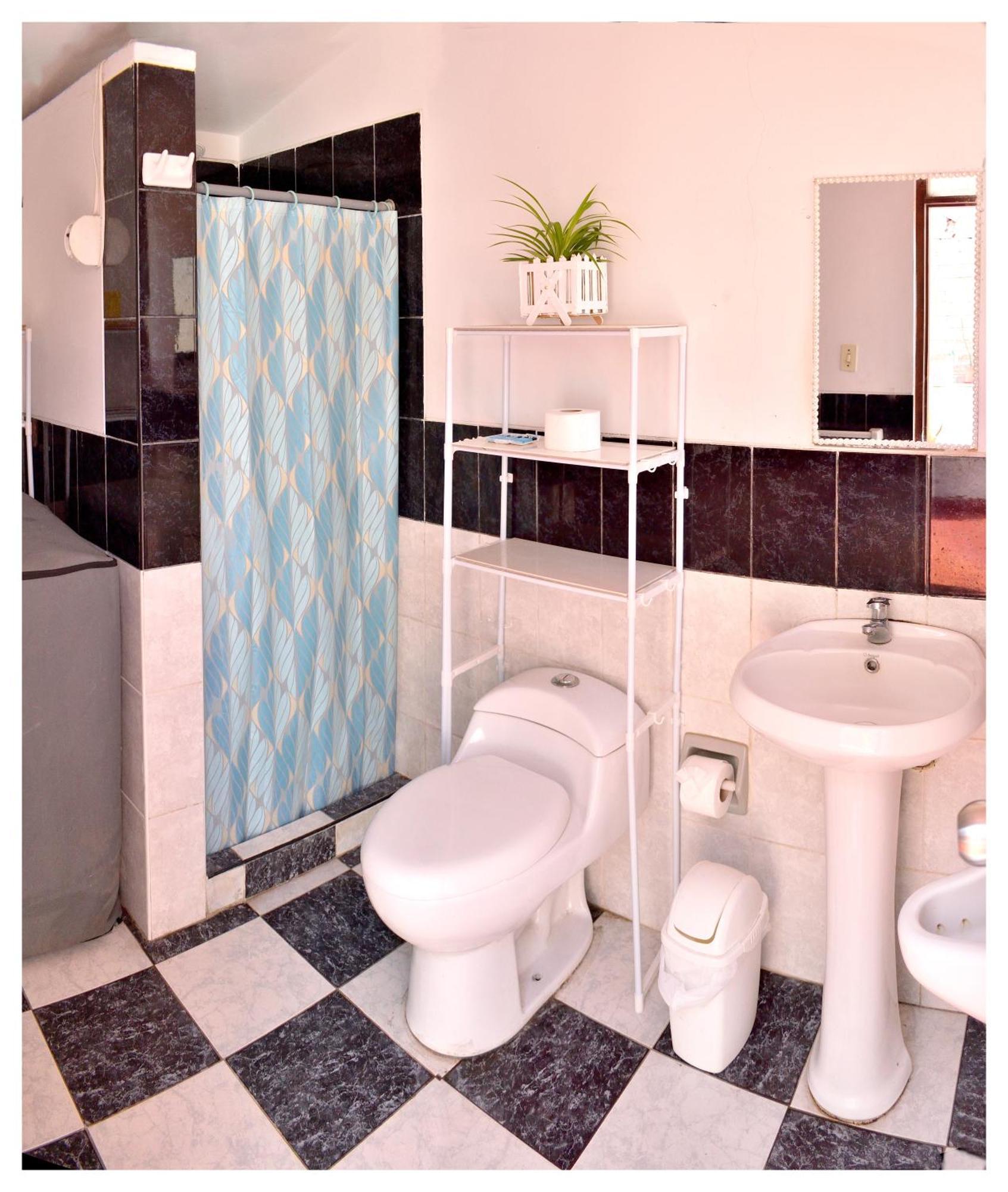 Homestay La Casa Blanca Urbanizacion Buenos Aires